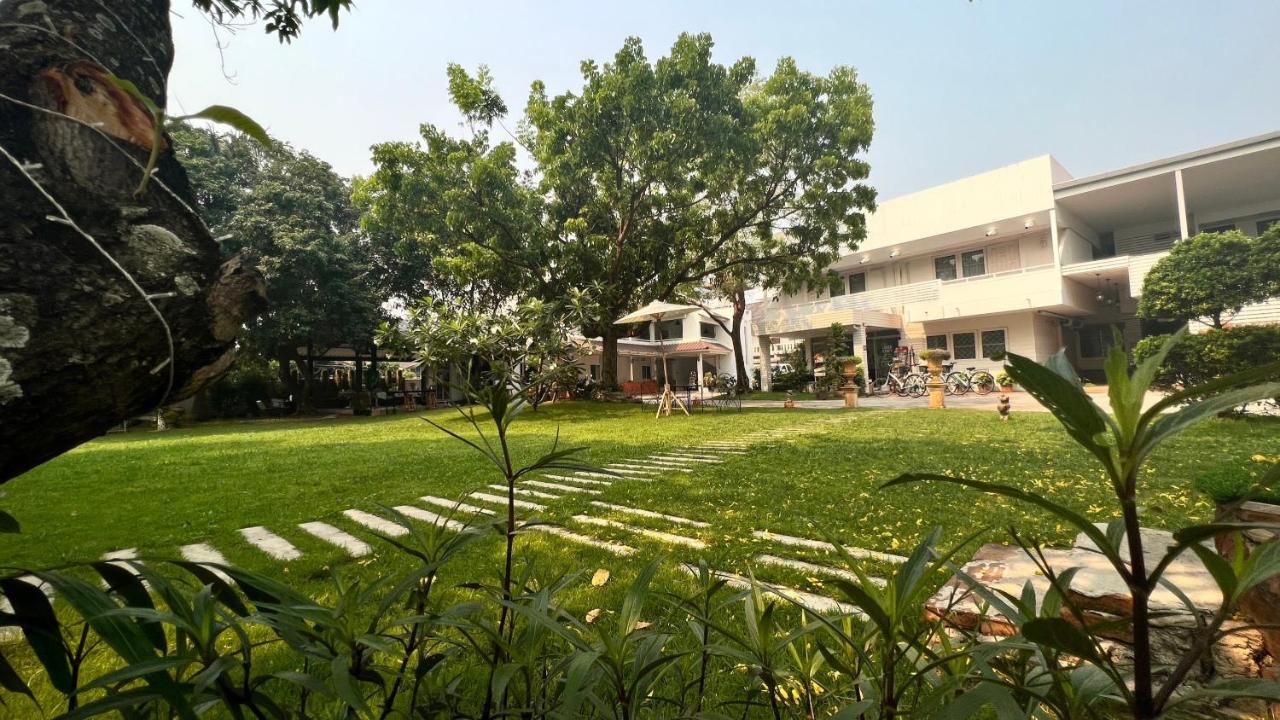 Udee Cozy Hotel Chiang Mai Exterior foto