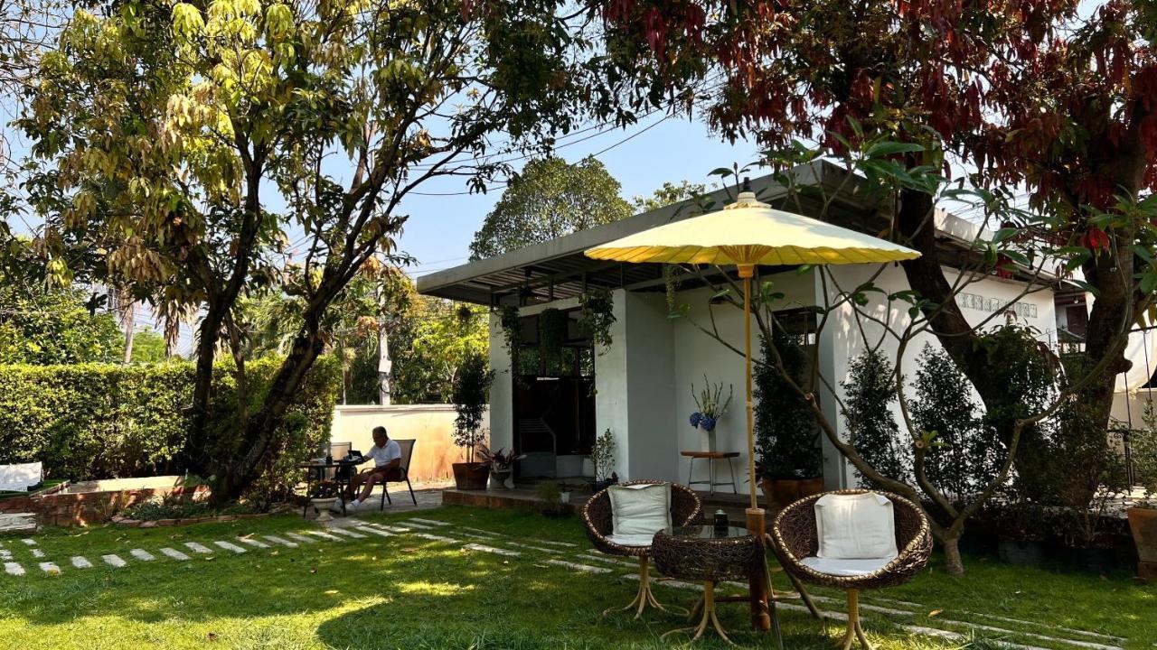 Udee Cozy Hotel Chiang Mai Exterior foto