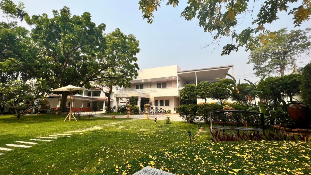 Udee Cozy Hotel Chiang Mai Exterior foto