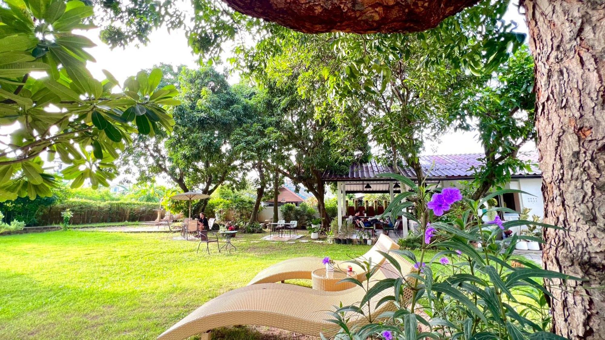 Udee Cozy Hotel Chiang Mai Exterior foto
