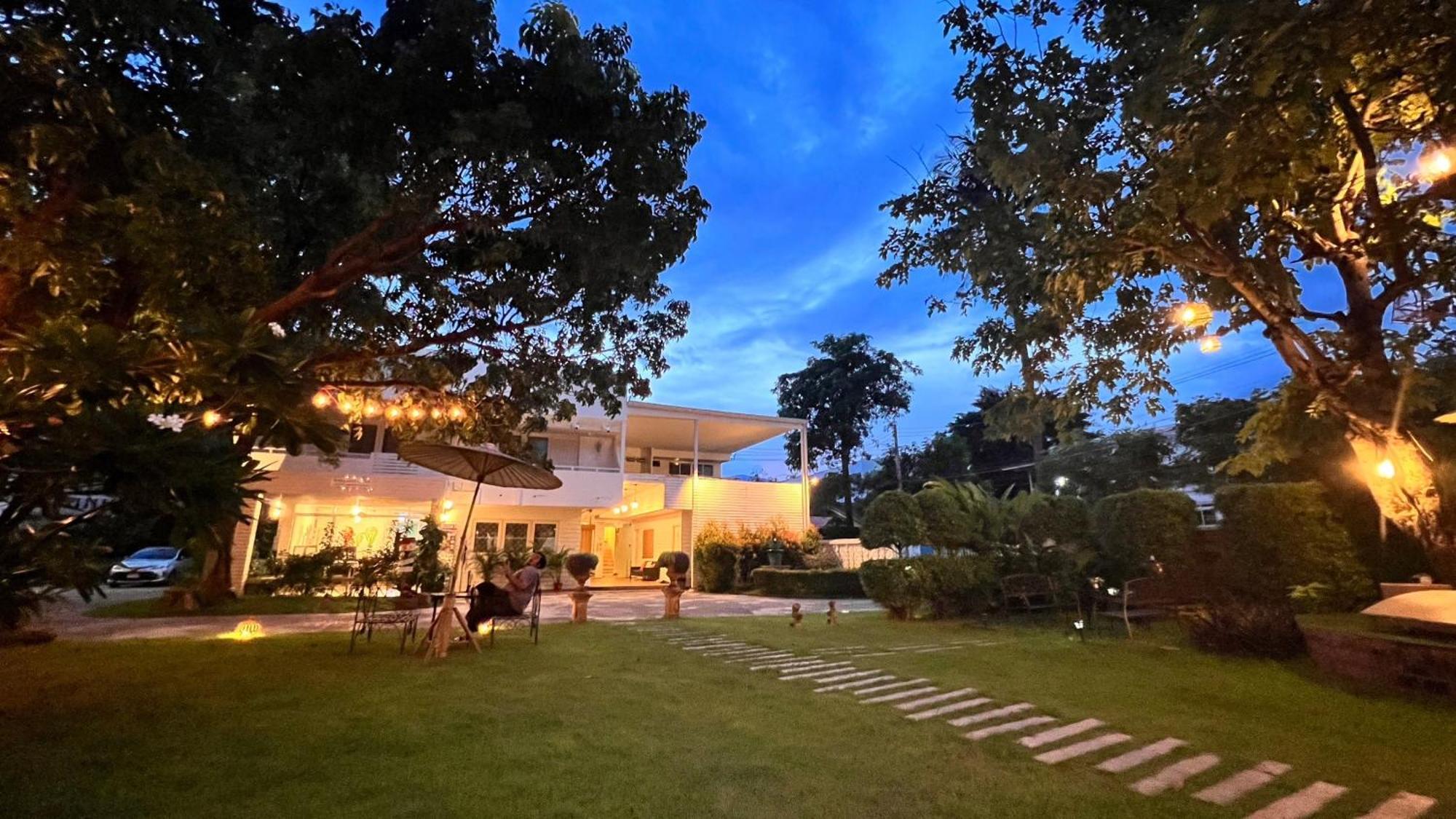 Udee Cozy Hotel Chiang Mai Exterior foto